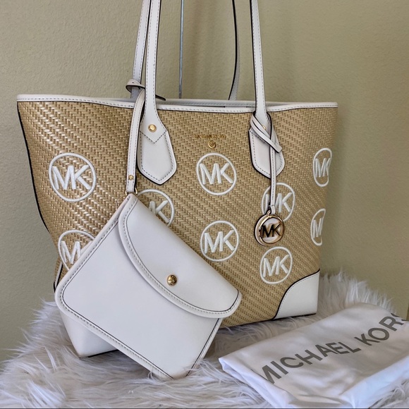 New Michael Kors large Eva logo shoulder tote - Picture 12 of 16